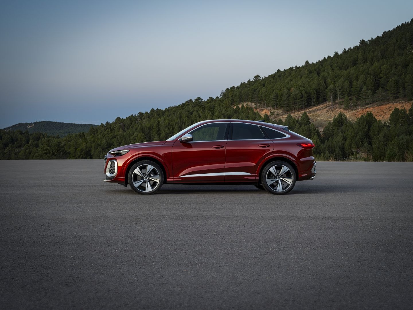2025 Audi SQ5 Sportback - Image 5